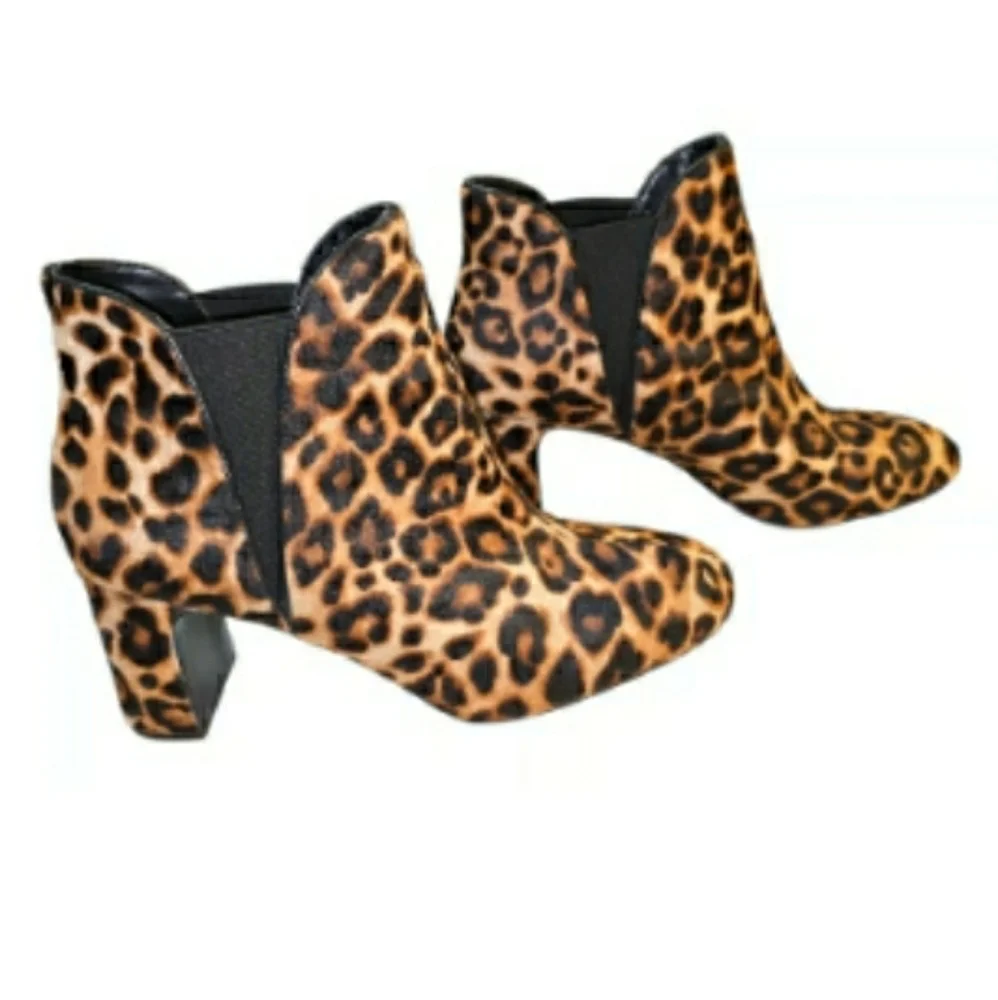 Size 9 White House Black Market Zoe Calf Hair cheetah Ankle Booties Shoes Boots - Picture 2 of 4